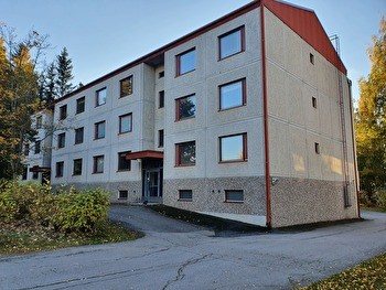 Huone Annalassa (naiset)| | 11-17m2 | 395€-465€