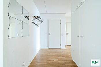 Huone Annalassa (naiset)| | 11-17m2 | 395€-465€