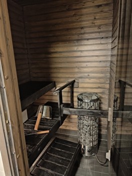 Two rooms with sauna