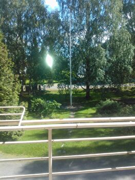 Rauhallinen 1 h + kk kivenheiton päässä TAYS:ista ja TAMK:ista