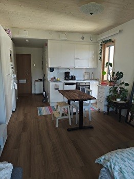 Kalustettu asunto Hervantajärveltä (touko-tammikuu, joustava kesto)