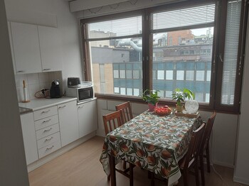 Huone kolmiosta vuokrattavana kesän ajaksi