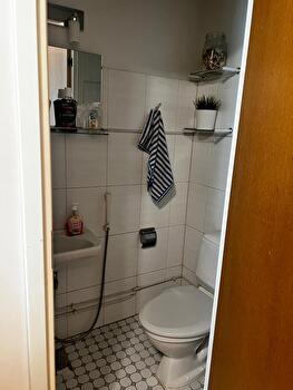Vuokralle tarjotaan 130 m² läpitalon asunto Tampereen ydinkeskustassa