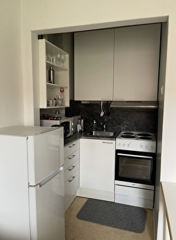 Yksiö lähellä oppilaitoksia