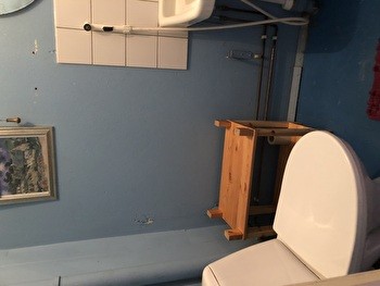 Yläkerran huone + oma wc Tampere Lamminpää