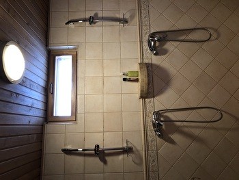 Yläkerran huone + oma wc Tampere Lamminpää