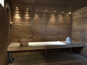 Yläkerran huone + oma wc Tampere Lamminpää