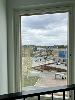 Heti vapaa, kompakti ja valoisa city-koti Tesoman kehittyvällä ja palvelukeskeisellä alueella! 