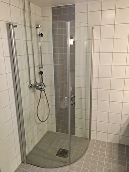 Hyväkuntoinen 2h+k Hakametsän hallin vierestä koulujen läheltä