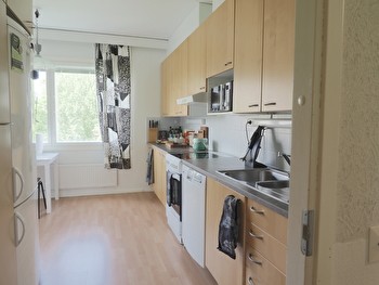 Heti vapaa tilava saunallinen Kaksio Hervannassa