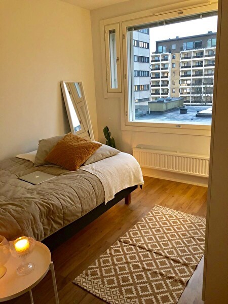 Huone keskustasta 1.3 alkaen